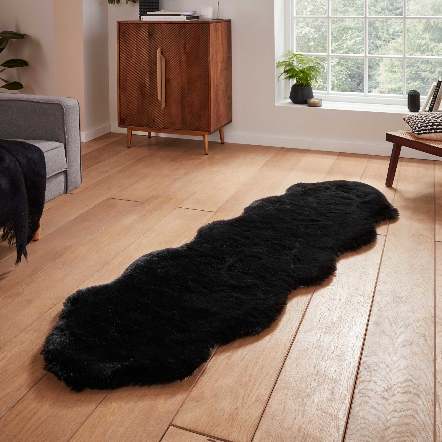 Super Teddy Plain Shaggy Faux Sheepskin Rugs In Black